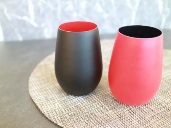 【退職祝いのプレゼント】NGな品物から相場やマナーを紹介!贈る人別の少し変わった品物まで