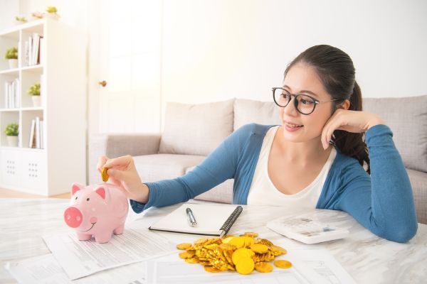 3.【年代別】独身女性の平均貯金額を発表!貯金を増やすための3つのコツとは?
