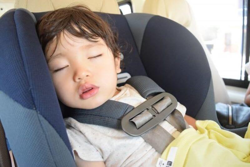 【車内放置の子供救う】Twitterで約1万リツイートされた!マルハンのある張り紙が話題!