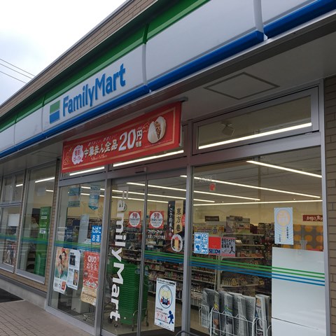 ファミマのおすすめまとめ!お菓子・スイーツからご飯まで!