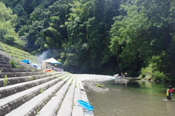 和歌山県の秘境!紀の川市桃山町【細野渓流キャンプ場】で童心に返れる川遊び!