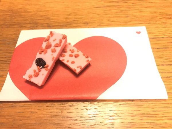 2.「懐紙」は職場でも便利!上品な女性になれる活用方法