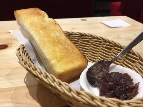 本町駅のモーニング人気店22選!定番カフェ朝食や駅近前の早朝営業店も!