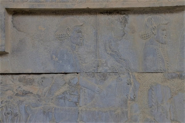 【イラン】古代オリエント人のレリーフは必見!ペルシア帝国時代の遺跡「ペルセポリス」