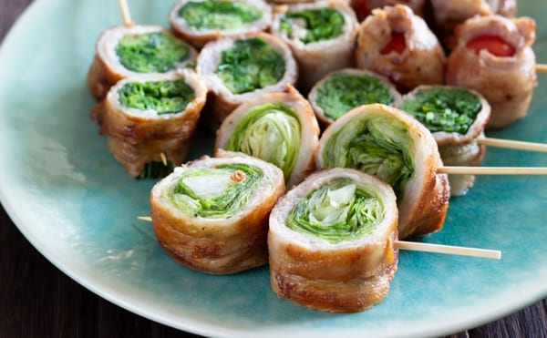外食に行けなくてもおうちで居酒屋気分が味わえる!超簡単!4種の野菜の肉巻き串