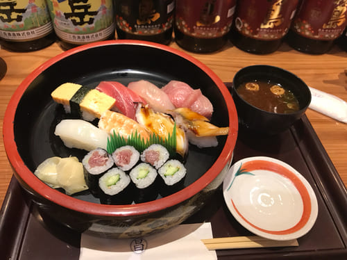 京都駅の寿司屋おすすめ10選!駅ナカの高コスパ回転寿司や人気の名店も!