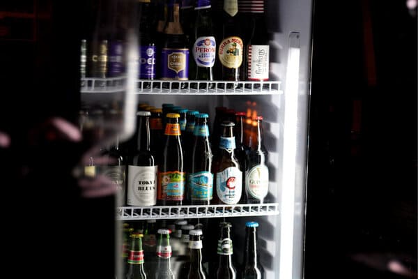 暖炉のあるクラフトビールカフェ『Arl Eee nakameguro』が3月19日にGRAND OPEN