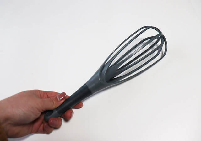 【ダイソー】持ち手をひねると…?こんなキッチングッズ初めて!100均のレベルを超えた発明品