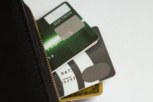 コンビニでクレジットカードは使える?サインは不要なの?