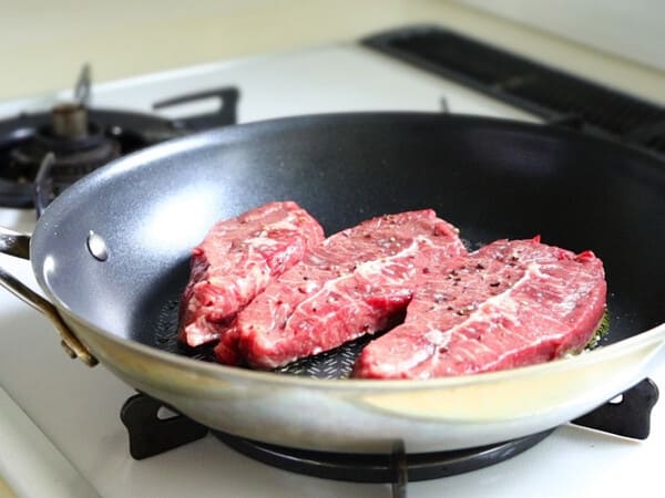 時間をかけずに作れるパワーごはん♡さっぱりおろしポン酢のステーキ丼