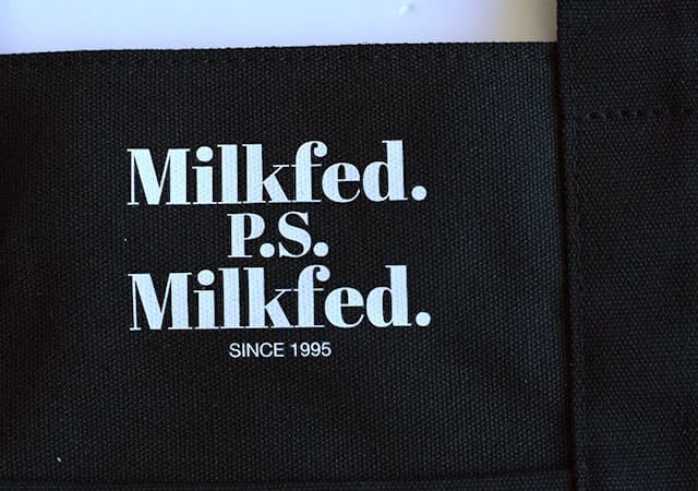 付録なのにめっちゃ入る!本屋で買えるレベルじゃないって!毎日使えるシンプル黒バッグ