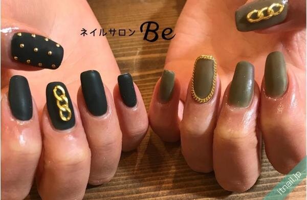 初秋 ミリタリーカラーで楽しむ大人ネイル特集