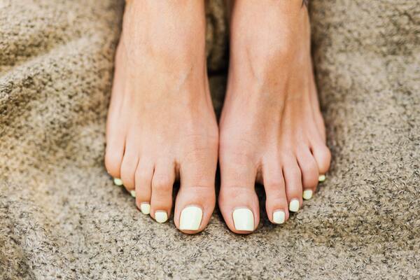 爪切りや靴下で簡単にできる「足のトラブル予防ケア」を実践しよう!