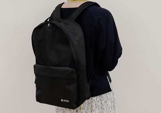 この付録…こんな場所にポケットが?!さすが人気ブランド♡PCも入るリュック付きムック