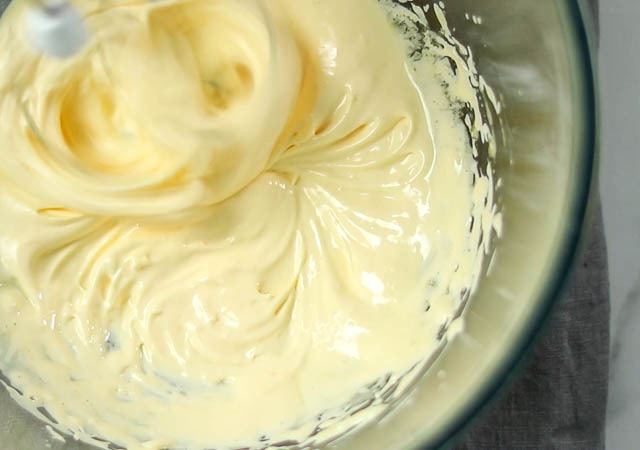 不思議食感のイタリアンデザートが簡単に作れる♡レストランみたいなティラミス風セミフレッド