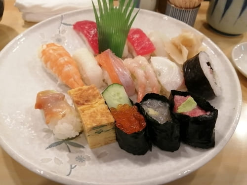 浜松町の寿司屋おすすめ10選!駅前の高コスパ人気店や隠れた名店も!