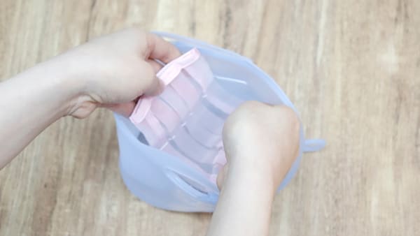 これはスゴイ発明品なのでは?!不織布マスクがお洒落に変身♡息苦しくならないマスクカバー1.jpg