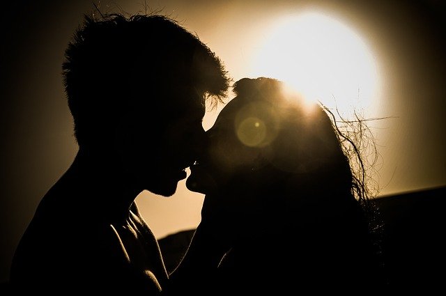 両思いなのに付き合わない理由・心理を男女別に解説|進展したい場合はもう一歩!