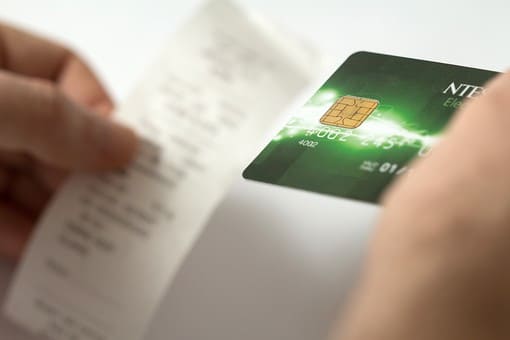 コンビニでクレジットカードは使える?サインは不要なの?