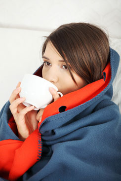 食事中に緑茶は飲まない方がいい!? 女子がやりがちな“カラダを冷やす”NG食習慣【管理栄養士監修】