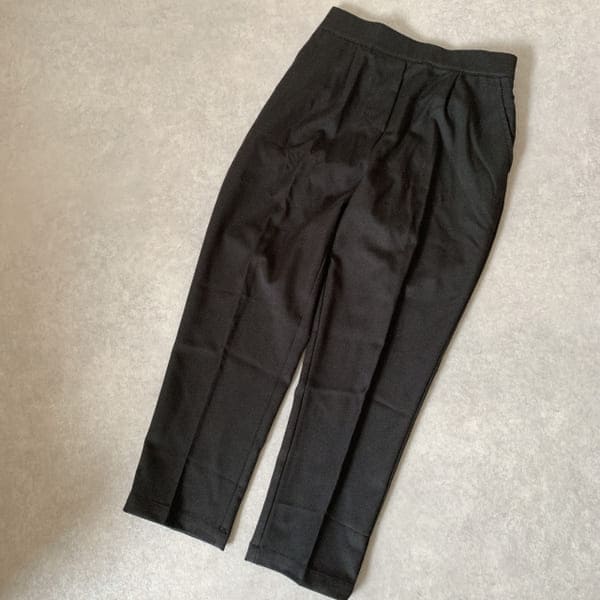 やっぱり「黒」が最強!低身長さんにおすすめのプチプラブランド別「黒パンツ」3選&コーデ術