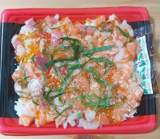 「マジで美味い」「具だくさん」コストコのちらし寿司はリピ買いあり!