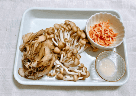 もうダイエット飯は美味しくないなんて言わせない!ヘルシーなのに大満足の白滝レシピ2選
