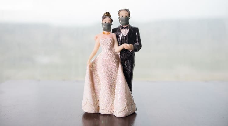 結婚式のゲストを0人にしたカップル。式直前、友人から意外な申し出が