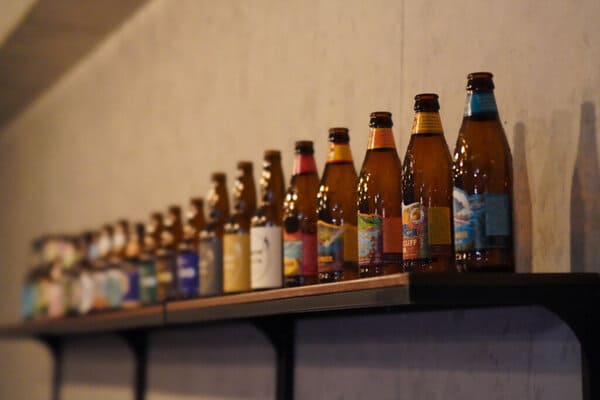 暖炉のあるクラフトビールカフェ『Arl Eee nakameguro』が3月19日にGRAND OPEN