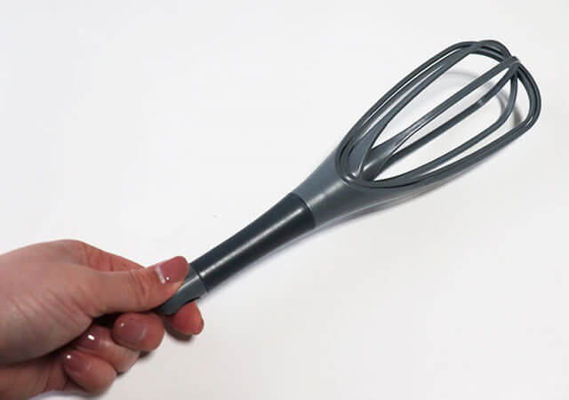 【ダイソー】持ち手をひねると…?こんなキッチングッズ初めて!100均のレベルを超えた発明品