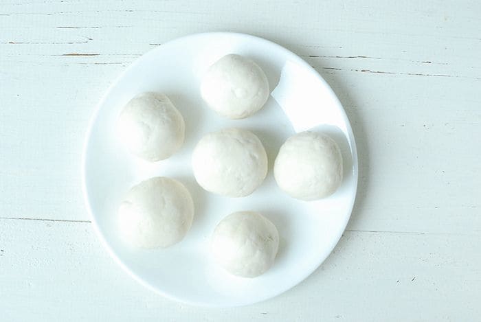 サクもちとろ~り!ホットケーキミックスで簡単に作れる♡韓国の人気おやつ「チーズボール」