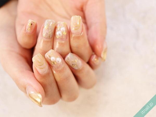 スキンカラーのパールネイル7選 好印象を狙う上品デザイン