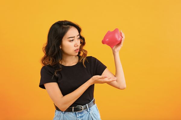 2.なぜ貯金ができない?お金を貯められない人の特徴と解決方法を解説!