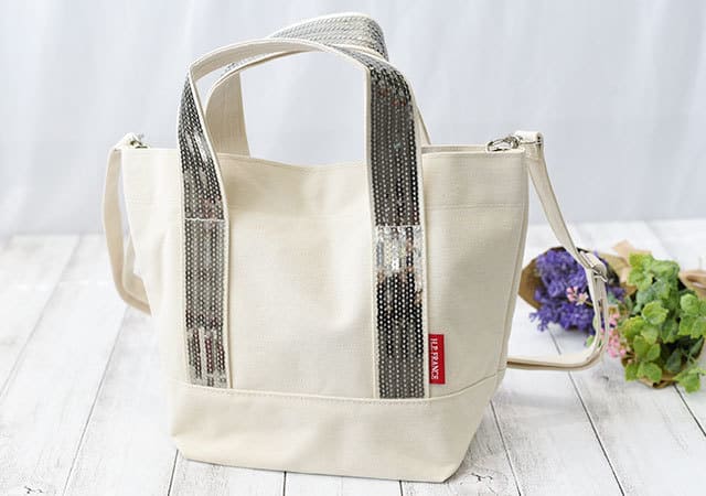 この付録バッグ…値段間違えてない?ショップで買ったらすごく高そう…有名ブランドの初ムック♡
