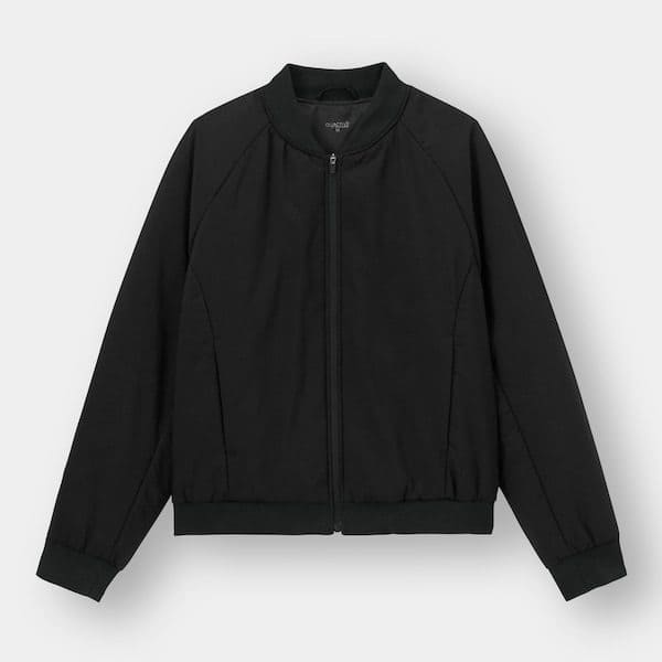 まさかの990円!春のカジュアルコーデに超使える!GU「黒アウター」は売り切れ前にチェック